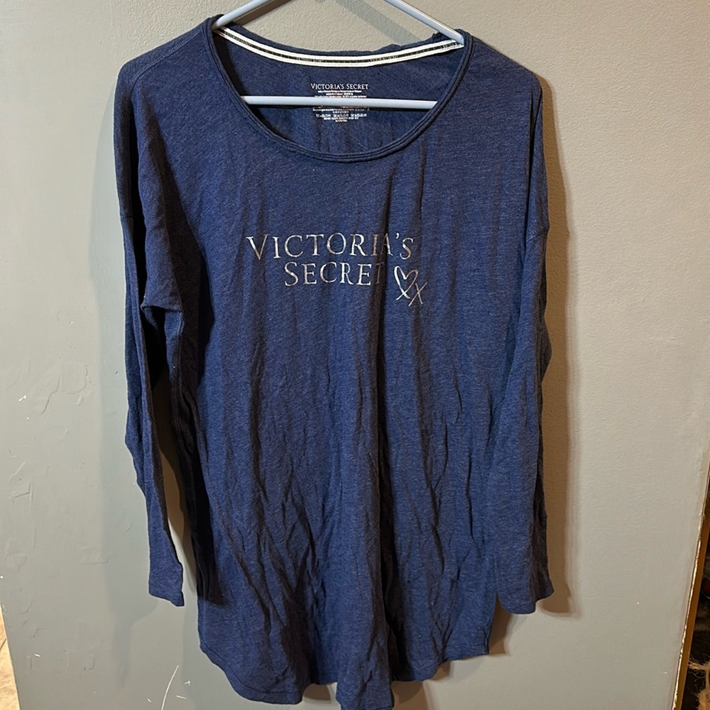 Victorias Secret T-shirt, Medium